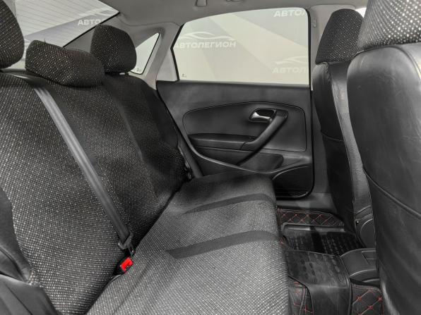 Volkswagen Polo V Рестайлинг с пробегом 2016 года, цена 1 050 000 рублей, 147000 км, седан, Автокод Объявления