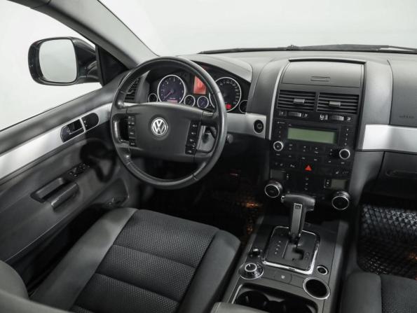 Volkswagen Touareg I Рестайлинг с пробегом 2009 года, цена 999 000 рублей, 272167 км, внедорожник, Автокод Объявления
