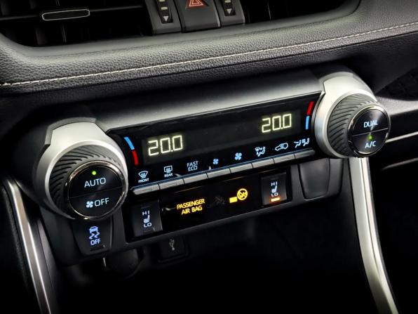Toyota RAV4 V (XA50) с пробегом 2021 года, цена 3 210 000 рублей, 68974 км, внедорожник, Автокод Объявления