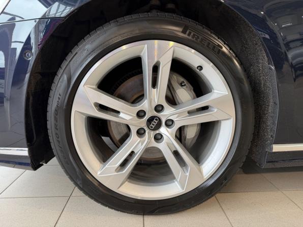 Audi A8 IV (D5) Рестайлинг с пробегом 2022 года, цена 7 985 900 рублей, 17694 км, седан, Автокод Объявления