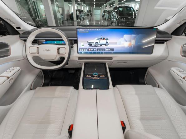 Lynk &amp; Co 900 с пробегом 2025 года, цена 7 700 000 рублей, 30 км, внедорожник, Автокод Объявления