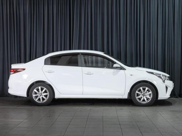 Kia Rio IV Рестайлинг с пробегом 2020 года, цена 1 300 000 рублей, 97463 км, седан, Автокод Объявления