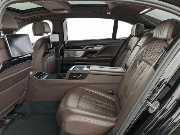 BMW 7 серии VI (G11/G12) с пробегом 2017 года, цена 3 800 000 рублей, 117899 км, седан, Автокод Объявления