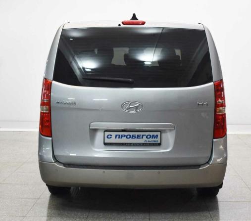 Hyundai H-1 II Рестайлинг 2 с пробегом 2018 года, цена 2 610 000 рублей, 137941 км, минивэн, Автокод Объявления