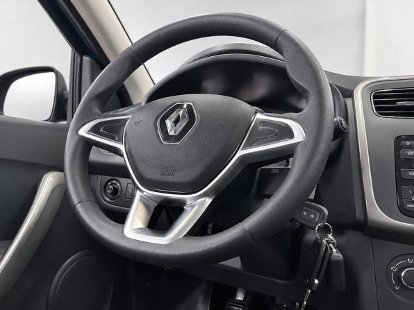 Renault Logan II Рестайлинг с пробегом 2020 года, цена 919 000 рублей, 151000 км, седан, Автокод Объявления