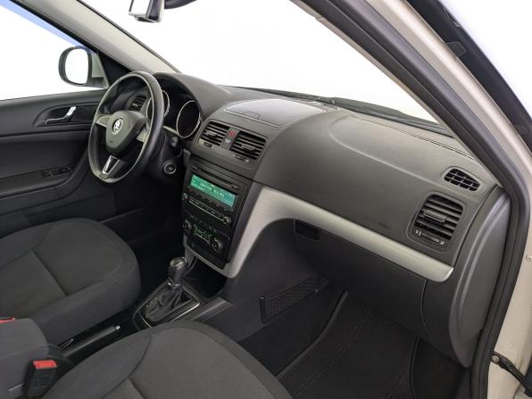 Skoda Yeti I Рестайлинг с пробегом 2015 года, цена 1 299 000 рублей, 112874 км, внедорожник, Автокод Объявления