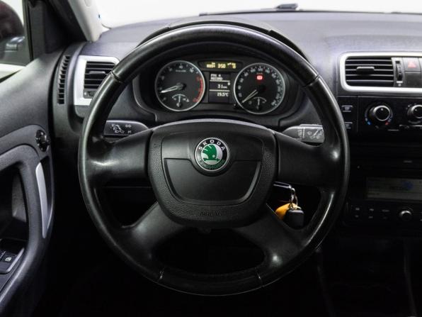 Skoda Fabia II с пробегом 2010 года, цена 715 000 рублей, 80021 км, хэтчбек, Автокод Объявления