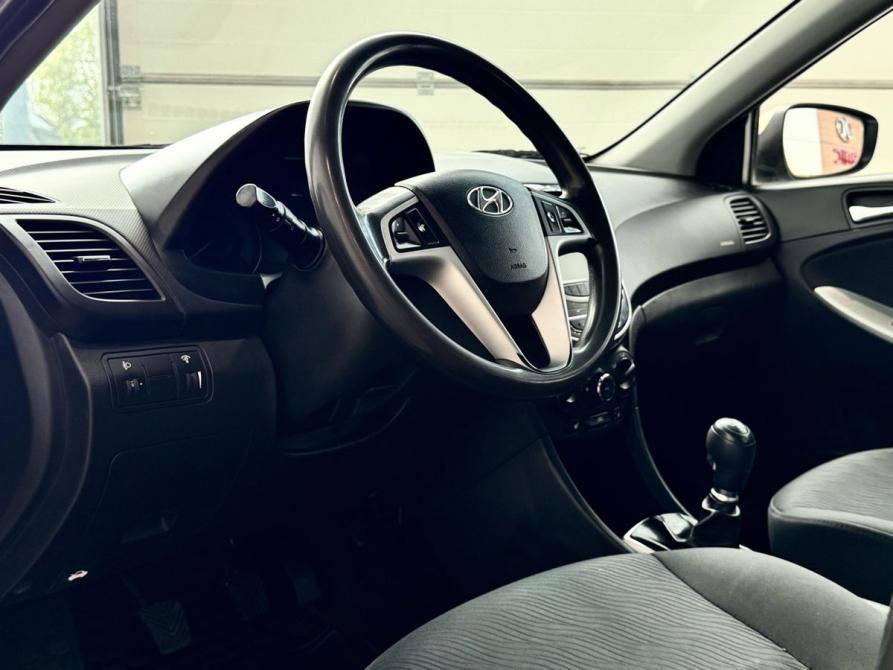 Hyundai Solaris I Санкт-Петербург  - изображение 13