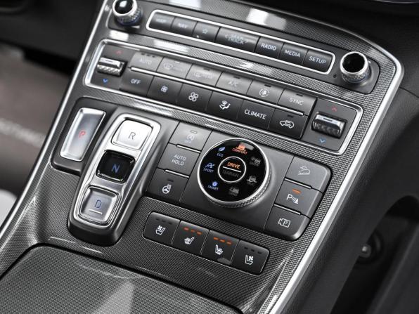 Hyundai Santa Fe IV Рестайлинг с пробегом 2021 года, цена 2 849 000 рублей, 91000 км, внедорожник, Автокод Объявления
