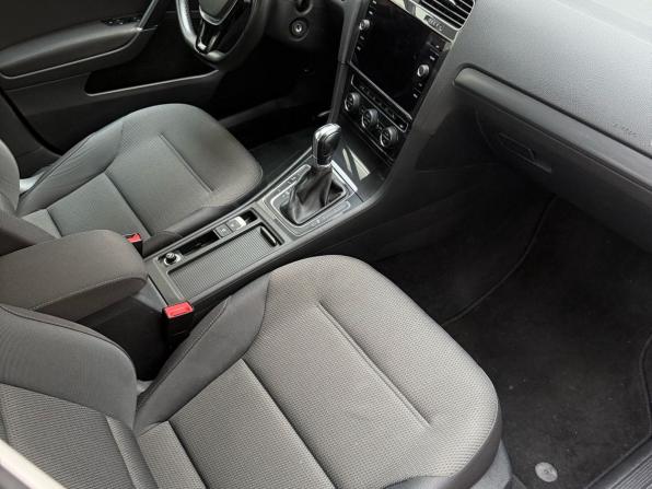 Volkswagen Golf VII Рестайлинг с пробегом 2018 года, цена 2 049 000 рублей, 109380 км, хэтчбек, Автокод Объявления