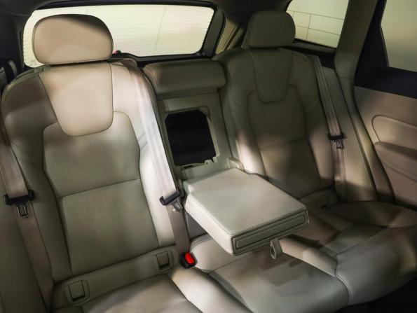 Volvo XC60 II Рестайлинг с пробегом 2021 года, цена 4 099 000 рублей, 139574 км, внедорожник, Автокод Объявления