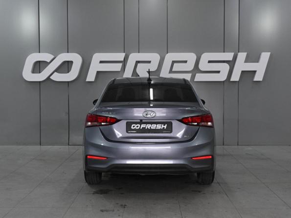 Hyundai Solaris II с пробегом 2017 года, цена 1 369 000 рублей, 57119 км, седан, Автокод Объявления