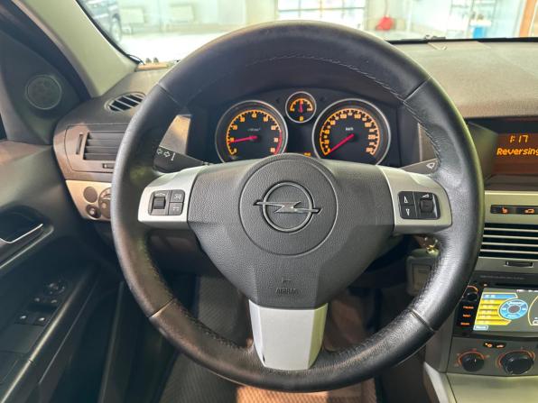Opel Astra H Рестайлинг с пробегом 2010 года, цена 470 000 рублей, 266011 км, седан, Автокод Объявления