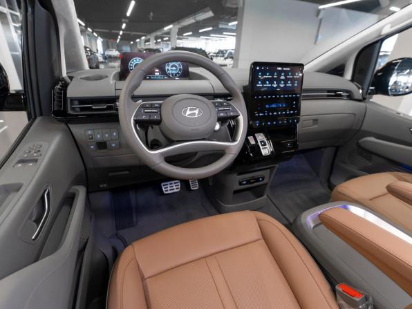 Hyundai Staria I с пробегом 2025 года, цена 8 600 000 рублей, 2846 км, минивэн, Автокод Объявления