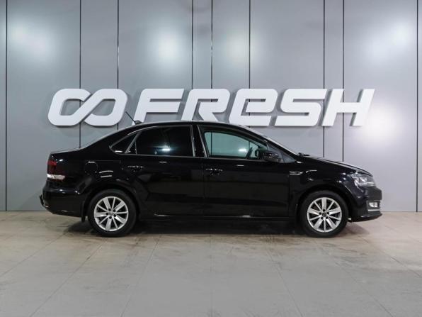 Volkswagen Polo V Рестайлинг с пробегом 2018 года, цена 1 429 000 рублей, 98310 км, седан, Автокод Объявления