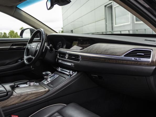 Genesis G90 I Рестайлинг с пробегом 2019 года, цена 2 250 000 рублей, 323593 км, седан, Автокод Объявления
