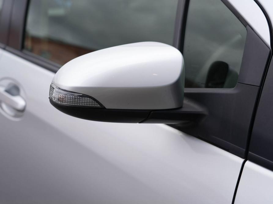 Toyota Vitz III (XP130) Рестайлинг 2 Новосибирск  - изображение 9
