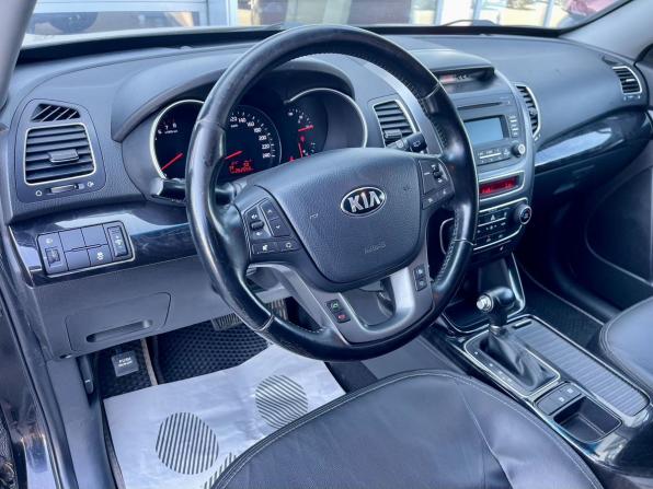 Kia Sorento II Рестайлинг с пробегом 2017 года, цена 1 700 000 рублей, 262555 км, внедорожник, Автокод Объявления