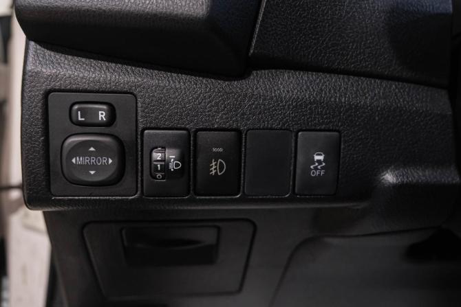 Toyota Corolla XI (E160 E170 E180) с пробегом 2013 года, цена 1 099 000 рублей, 196500 км, седан, Автокод Объявления