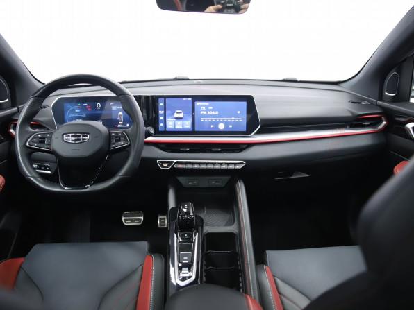 Geely Coolray I Рестайлинг с пробегом 2023 года, цена 2 120 000 рублей, 35124 км, внедорожник, Автокод Объявления