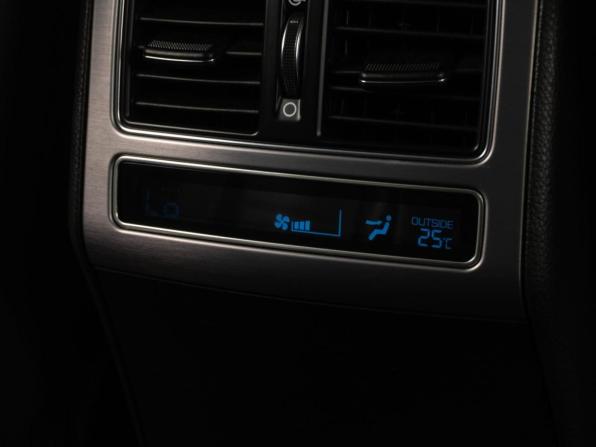Hyundai Equus II Рестайлинг с пробегом 2013 года, цена 1 769 000 рублей, 205612 км, седан, Автокод Объявления