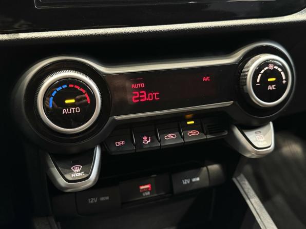 Kia Rio IV Рестайлинг с пробегом 2021 года, цена 1 750 000 рублей, 83306 км, хэтчбек, Автокод Объявления