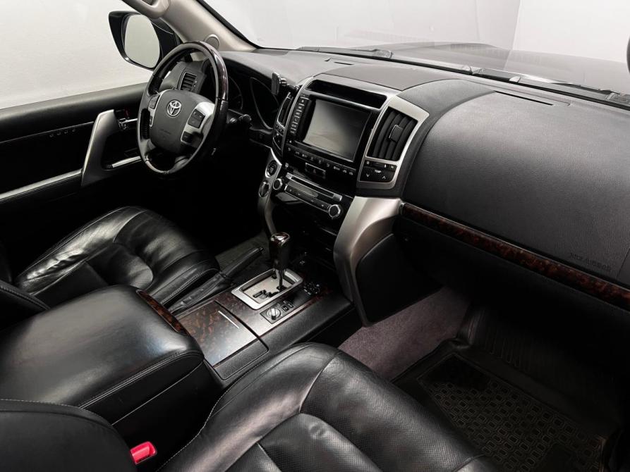 Toyota Land Cruiser 200 Series Рестайлинг 1 Санкт-Петербург  - изображение 10