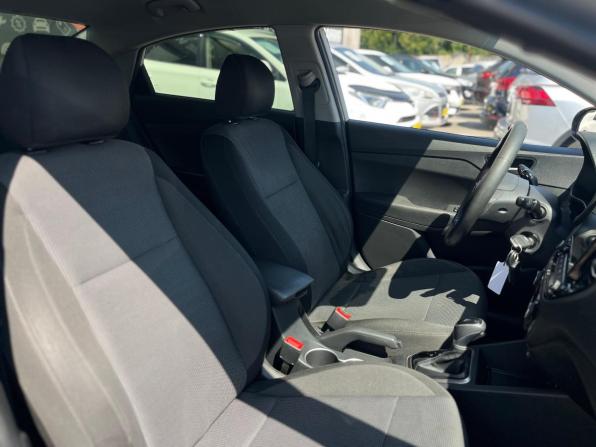 Hyundai Solaris II с пробегом 2020 года, цена 1 400 000 рублей, 164000 км, седан, Автокод Объявления
