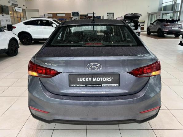 Hyundai Solaris II с пробегом 2018 года, цена 1 095 000 рублей, 116230 км, седан, Автокод Объявления
