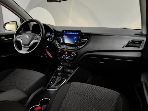 Hyundai Solaris II Рестайлинг с пробегом 2020 года, цена 1 579 000 рублей, 57000 км, седан, Автокод Объявления
