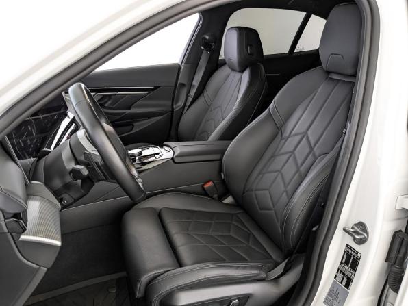 BMW 5 серии VIII (G60/G61/G68) с пробегом 2024 года, цена 6 485 000 рублей, 42153 км, седан, Автокод Объявления