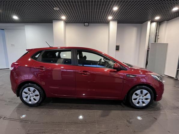Kia Rio III Рестайлинг с пробегом 2017 года, цена 1 378 000 рублей, 41390 км, хэтчбек, Автокод Объявления