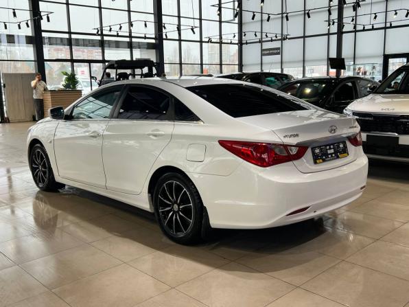 Hyundai Sonata VI (YF) с пробегом 2011 года, цена 875 000 рублей, 267000 км, седан, Автокод Объявления