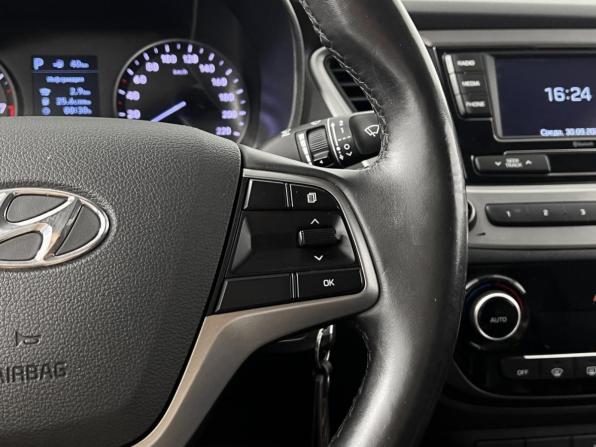 Hyundai Solaris II с пробегом 2019 года, цена 1 345 000 рублей, 122372 км, седан, Автокод Объявления