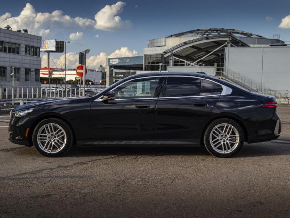 BMW 5 серии VIII (G60/G61/G68) с пробегом 2023 года, цена 6 490 000 рублей, 45660 км, седан, Автокод Объявления