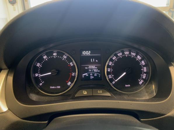 Skoda Rapid I с пробегом 2014 года, цена 939 000 рублей, 141782 км, лифтбек, Автокод Объявления