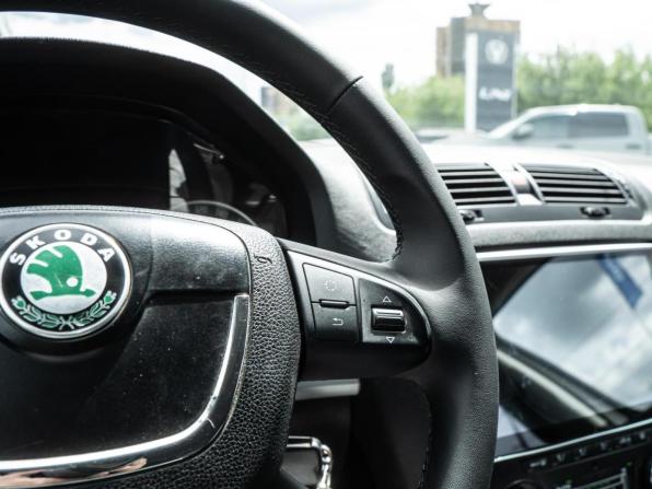 Skoda Octavia II (A5) Рестайлинг с пробегом 2012 года, цена 830 000 рублей, 291379 км, лифтбек, Автокод Объявления
