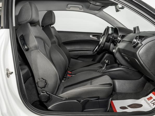 Audi A1 I (8X) с пробегом 2012 года, цена 1 025 000 рублей, 150000 км, хэтчбек, Автокод Объявления