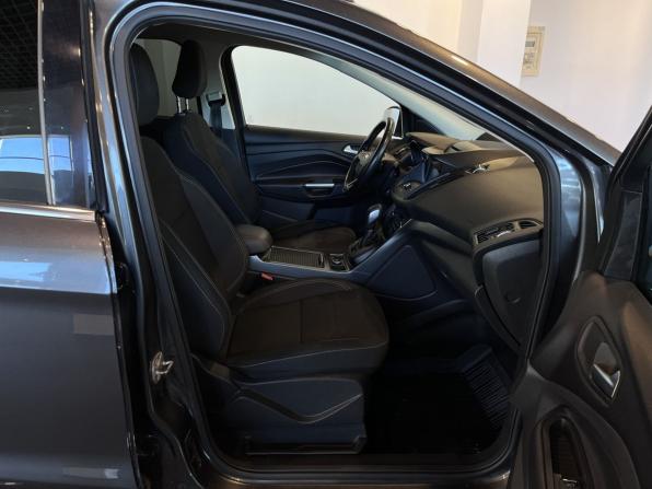 Ford Kuga II Рестайлинг с пробегом 2018 года, цена 1 650 000 рублей, 76500 км, внедорожник, Автокод Объявления