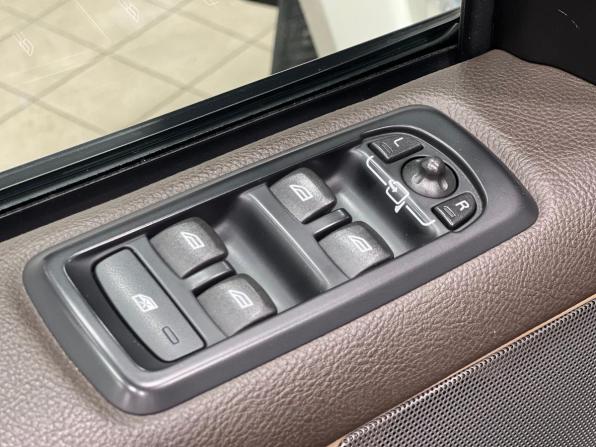 Land Rover Discovery IV Рестайлинг с пробегом 2016 года, цена 2 750 000 рублей, 170000 км, внедорожник, Автокод Объявления