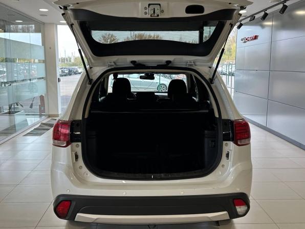 Mitsubishi Outlander III Рестайлинг 2 с пробегом 2018 года, цена 2 187 000 рублей, 93441 км, внедорожник, Автокод Объявления