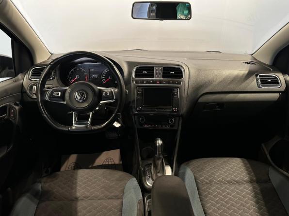 Volkswagen Polo V Рестайлинг с пробегом 2019 года, цена 1 438 000 рублей, 96000 км, седан, Автокод Объявления