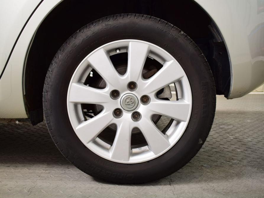 Toyota Auris I Кемерово  - изображение 12
