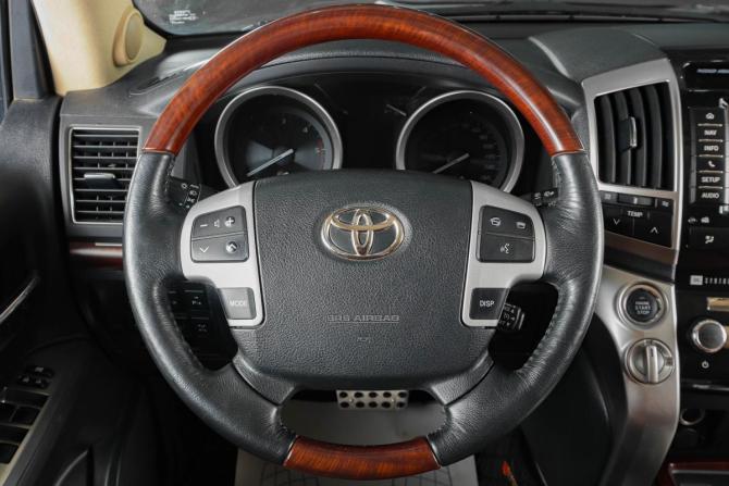 Toyota Land Cruiser 200 Series Рестайлинг 1 с пробегом 2014 года, цена 4 649 000 рублей, 228731 км, внедорожник, Автокод Объявления