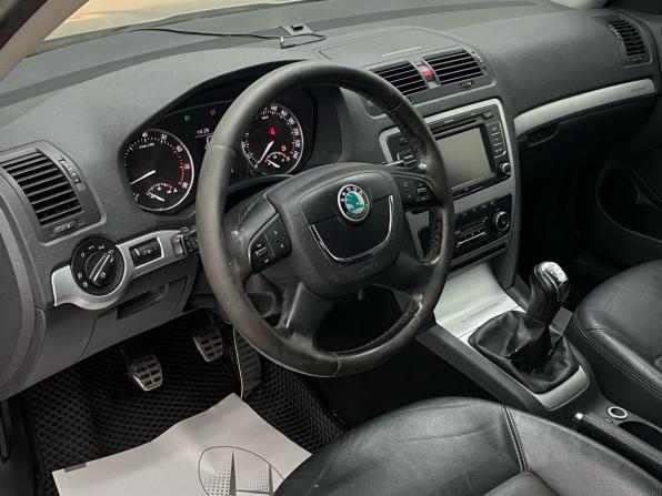 Skoda Octavia II (A5) Рестайлинг с пробегом 2012 года, цена 970 000 рублей, 400720 км, универсал, Автокод Объявления
