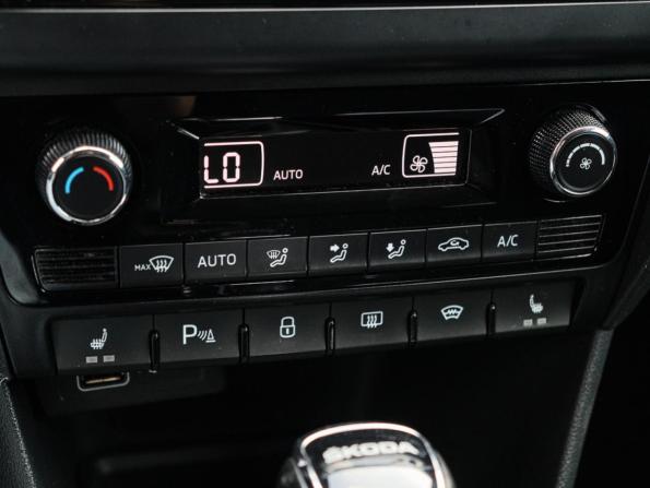 Skoda Rapid I Рестайлинг с пробегом 2019 года, цена 1 590 000 рублей, 164822 км, лифтбек, Автокод Объявления