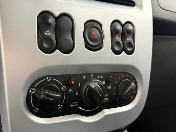 Renault Sandero I с пробегом 2013 года, цена 650 000 рублей, 155000 км, хэтчбек, Автокод Объявления