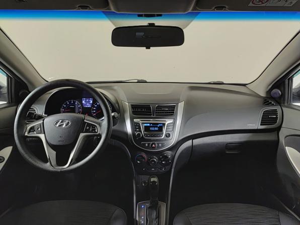 Hyundai Solaris I Рестайлинг с пробегом 2015 года, цена 685 000 рублей, 216000 км, седан, Автокод Объявления