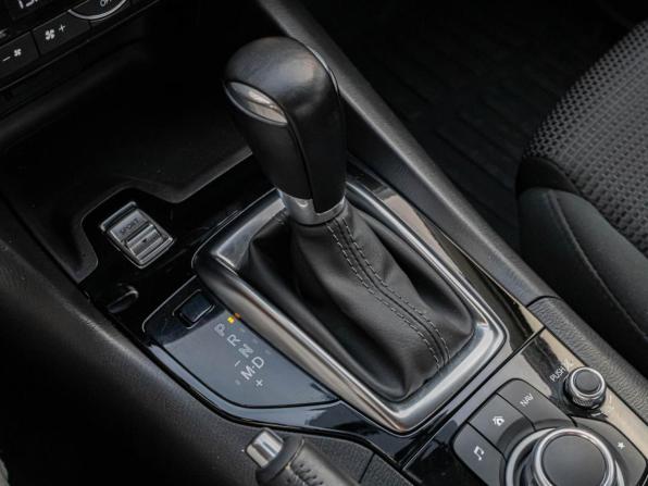 Mazda 3 III (BM) Рестайлинг с пробегом 2018 года, цена 1 670 000 рублей, 41433 км, седан, Автокод Объявления