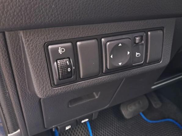 Nissan Tiida I Рестайлинг с пробегом 2012 года, цена 947 000 рублей, 65211 км, хэтчбек, Автокод Объявления